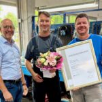 Übergabe einer Urkunde zum 25-jährigen Dienstjubiläum an Herr Wittmann
