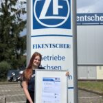 Frau Schlitt mit dem neuen ISO-Zertifikat