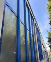 Werkstatt mit neuen Fenstern