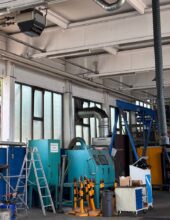 Werkstatt mit alten Fenstern